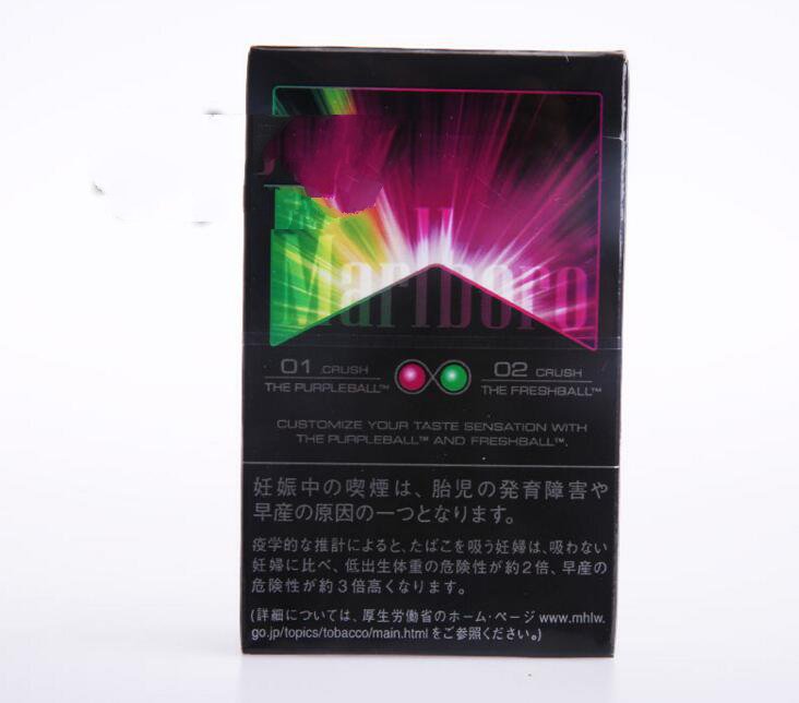 床上铺满高端香烟